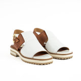 Caroline blanca y terracota