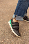 Sneaker negro y verde